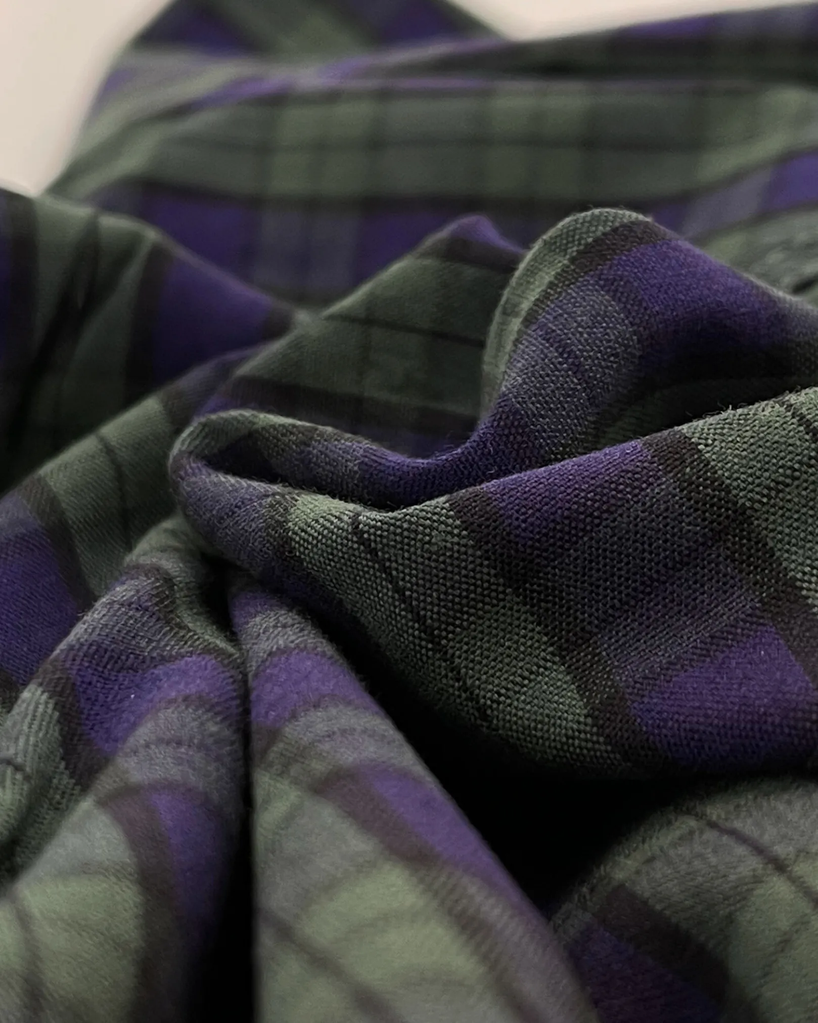 Het Lichtgewicht, Zachte Jett Shirt