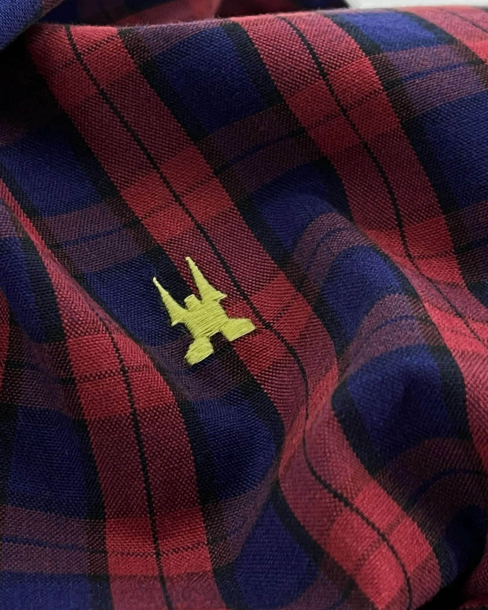 Het Lichtgewicht, Zachte Jett Shirt