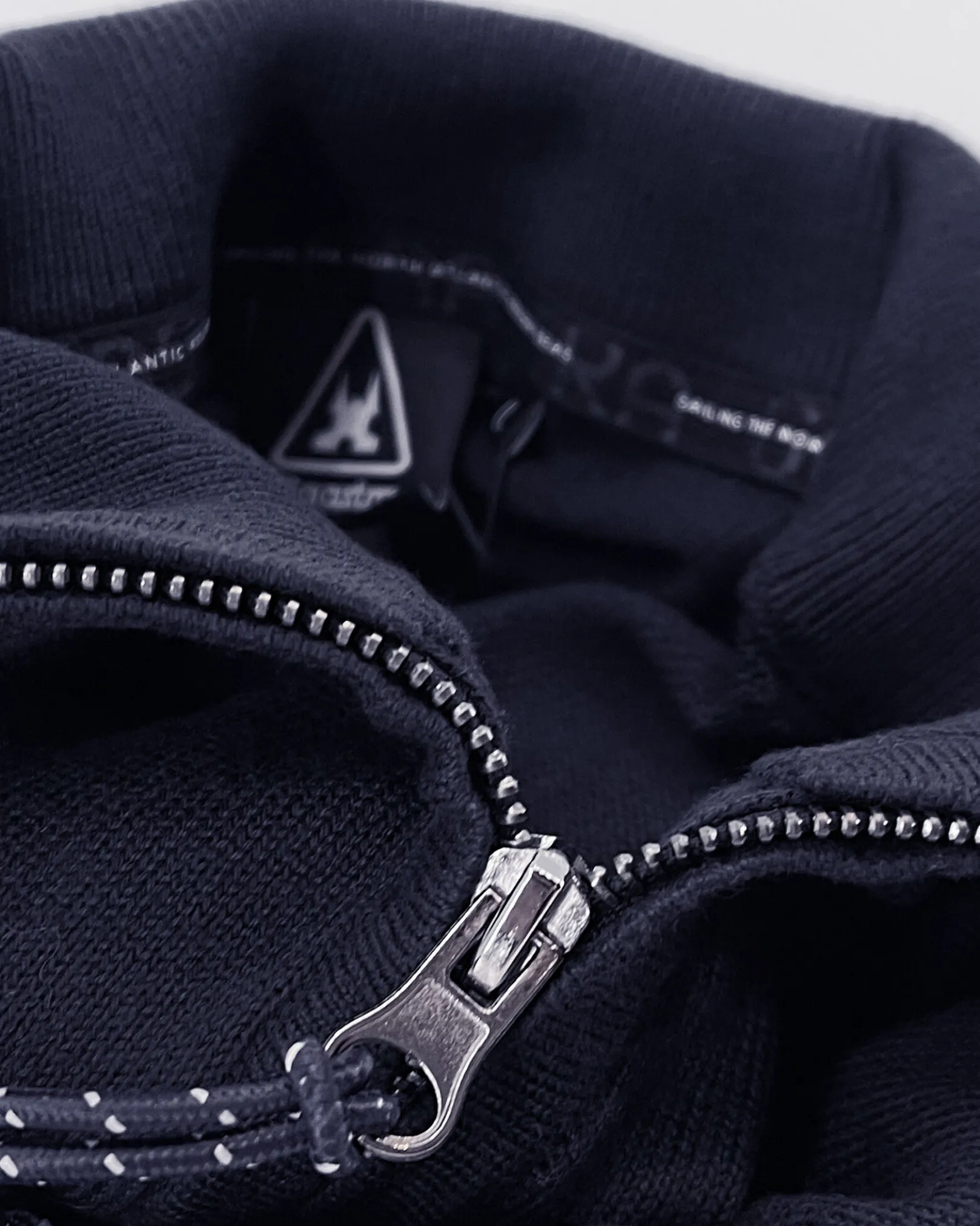 Schoener Sweater Met Halve Rits